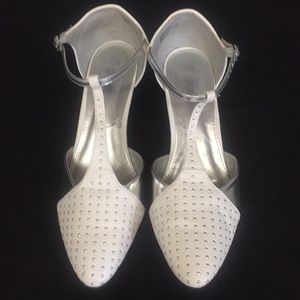 Cream Statutes 1in Heels.